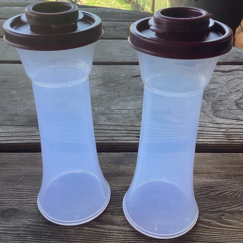 Tupperware salt pepper